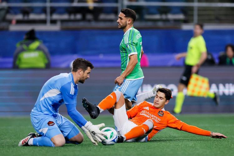 Photos Sounders take on Houston Sounders