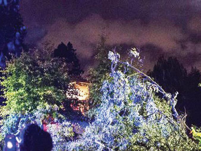 West Side Windstorm Weaker Than Anticipated Yakima S Wet Local Yakimaherald Com