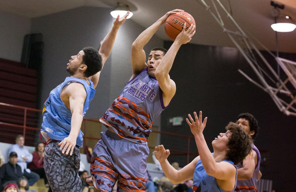Plainzmen rally to win Yakama Nation basketball tournament title