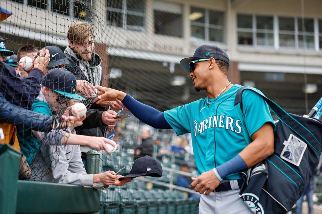 Julio Rodríguez is incredibly special — and in ways the Mariners never  expected