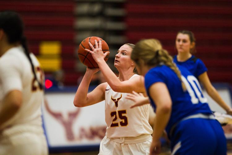PHOTOS Yakima Valley College vs. Lane Community College women's