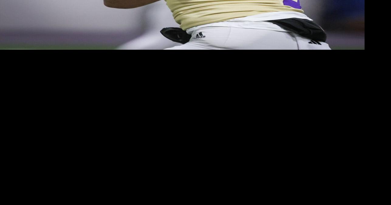 UW QB Dermaricus Davis enters transfer portal report says UW Sports