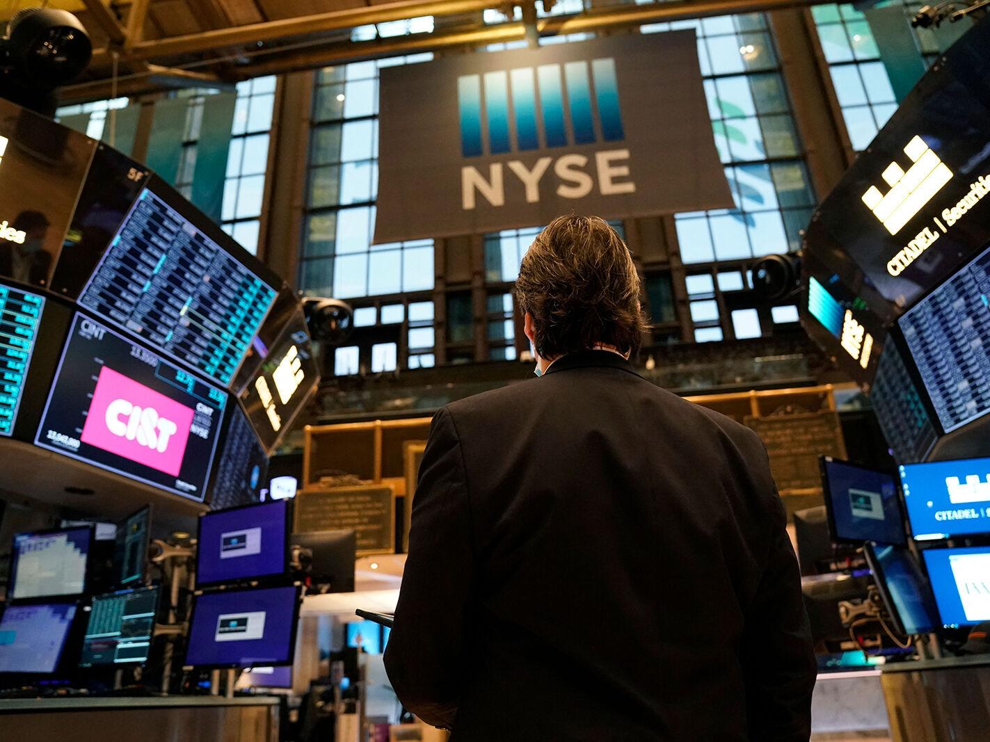 Opinion: With markets tanking, fear returns. But don't panic ...
