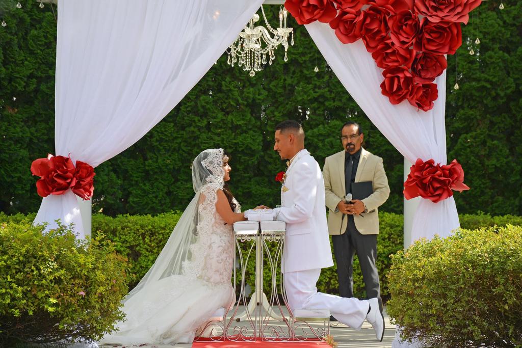 Yasmin Enrique Guzman Wedding Stories Yakimaherald Com