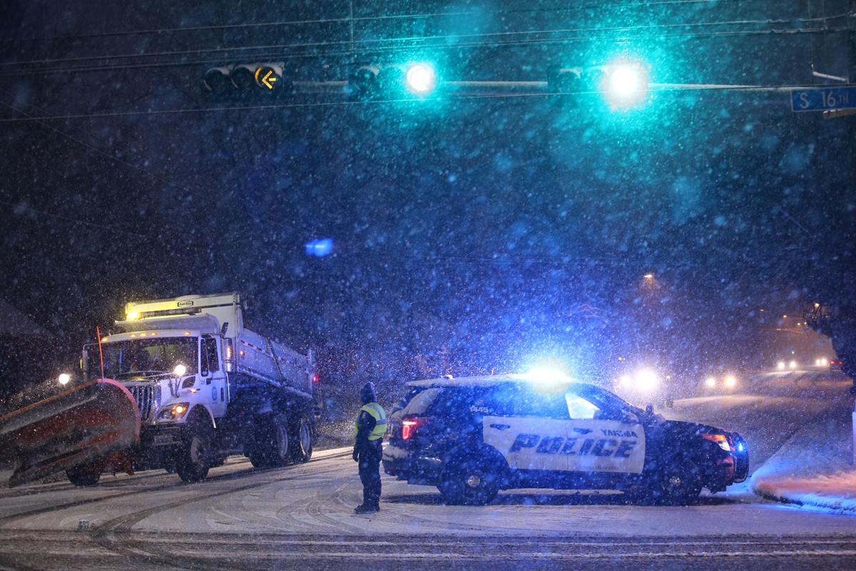 Yakima Gets 10 Inches Of Snow In Winter Blast Most Schools Closed