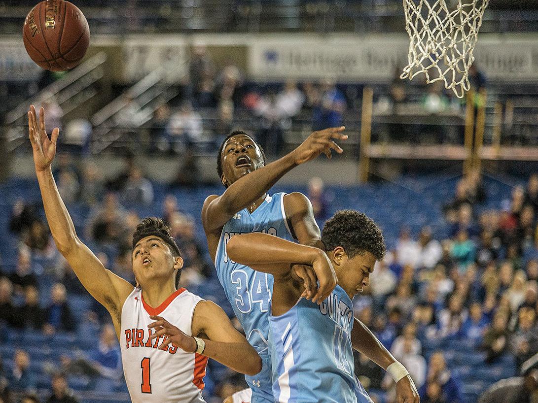 Davis Boys Basketball Can T Dig Out Of Big Early Hole Lose To