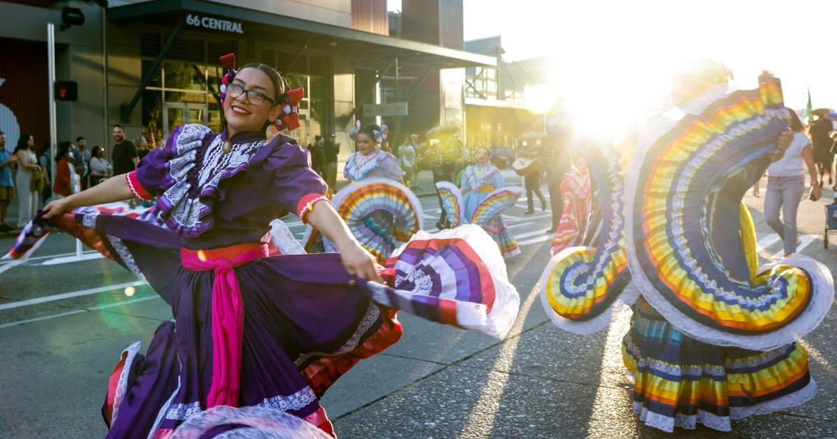 Seafair Torchlight Parade dazzles on the waterfront