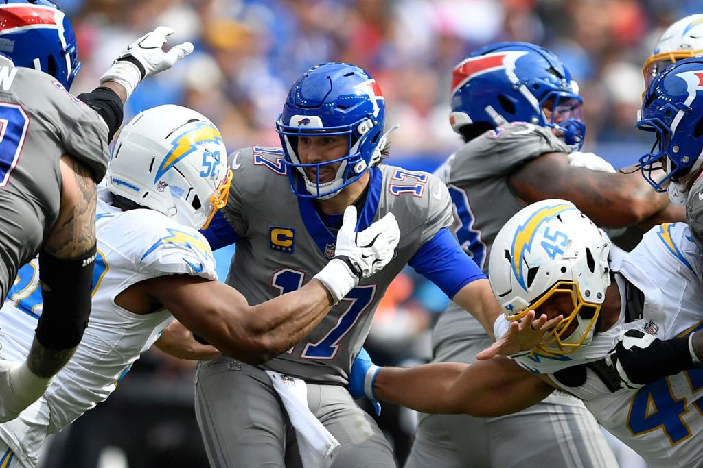 Allen, Bills outlast Chargers 24-16 despite committing 5 turnovers | Sports  | yakimaherald.com