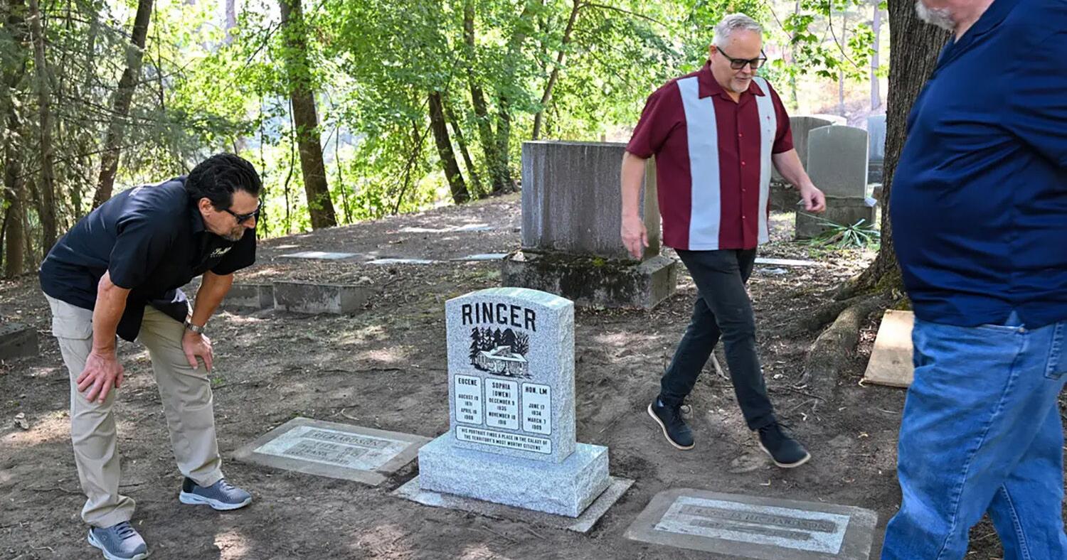 В Спокэне торжественно установлен памятник на могиле пионера Л.М. Рингера, чье местоположение было неизвестно более ста лет
