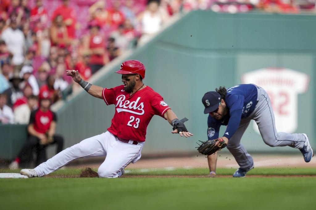 Mariners drop opener to Reds, fall back into tie atop AL West, National  Sports