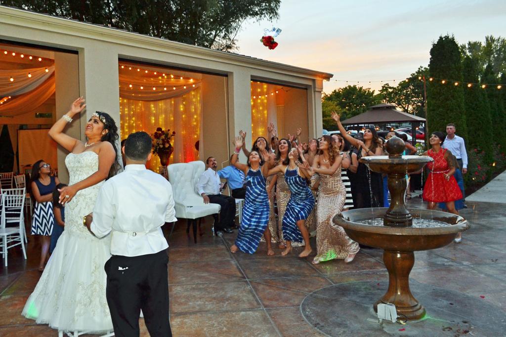 Yasmin Enrique Guzman Wedding Stories Yakimaherald Com