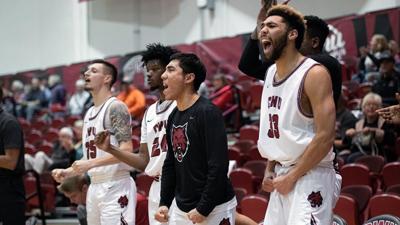 Central Washington Men S Basketball Team Wins Gnac Weekly Award