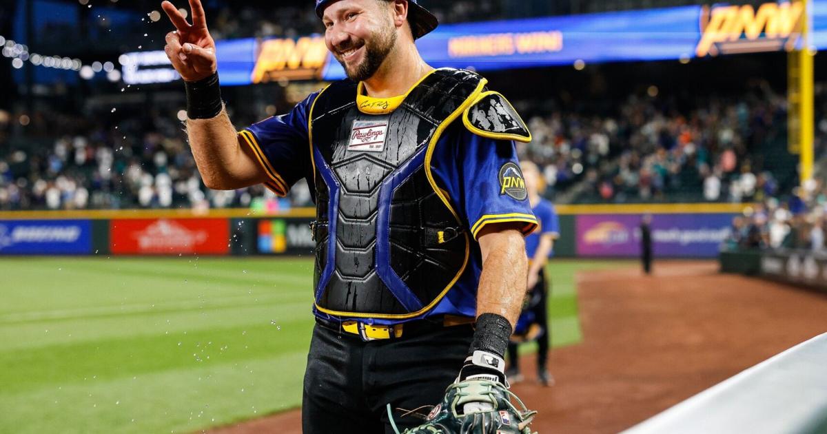 Cal Raleigh With Fans Inside Cal Raleigh’s full-circle embrace with Mariners fans | Mariners ...