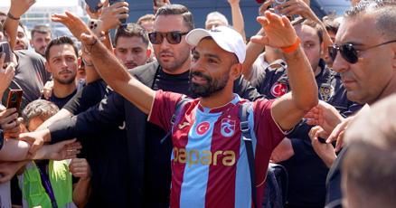 Mohamed Salah desata la euforia en Estambul mientras se acerca a fichar por Trabzonspor