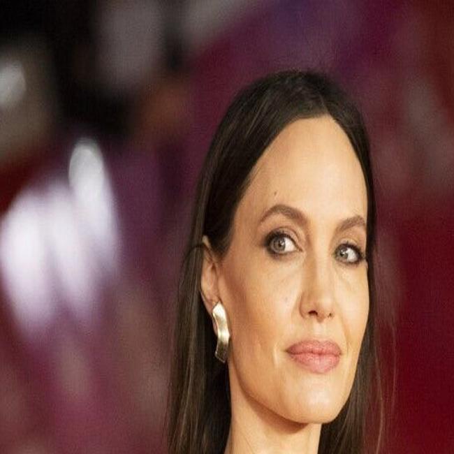 Angelina Jolie shows off natural beauty as she steps out in New