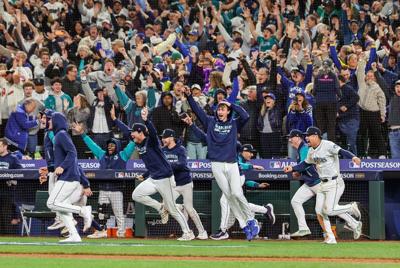 Print this free Mariners cheer card to ‘Seize the Moment’ | Mariners ...
