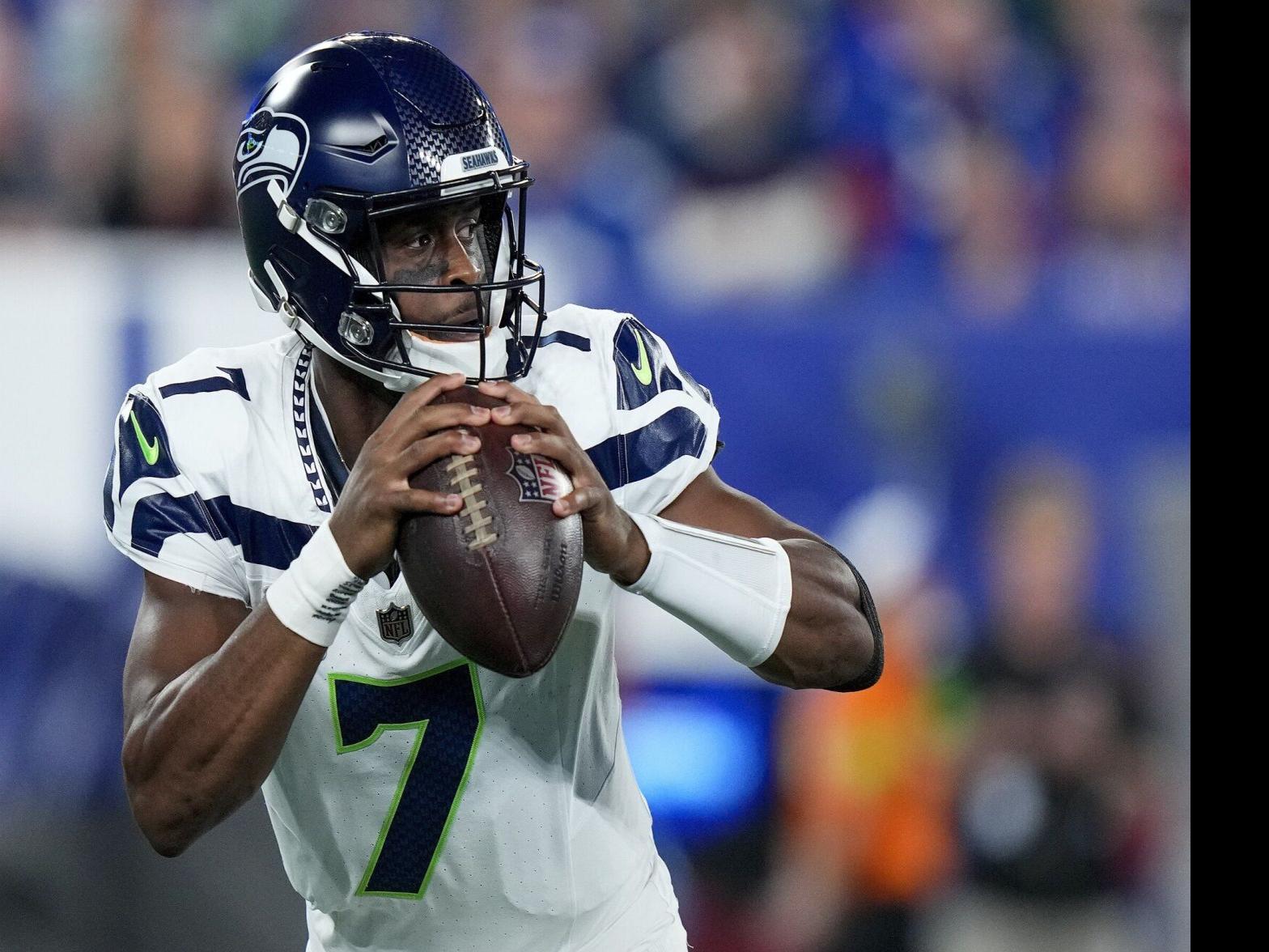 Seahawks QB Geno Smith returns after leaving game vs. Giants with