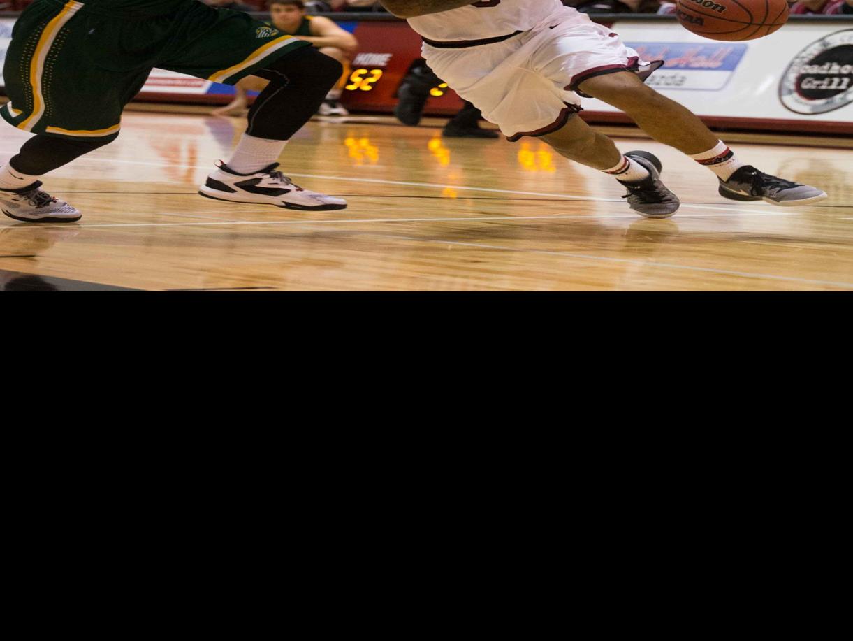 Cwu Men S Basketball Claims Key Road Victory At Montana State