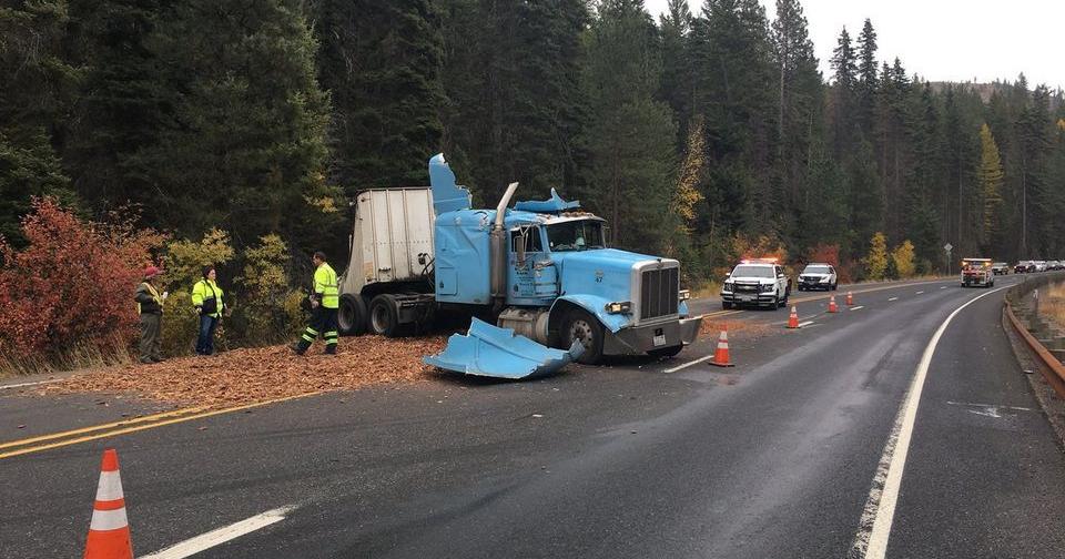 Driver distracted by taco rolls semi on Blewett Pass | | yakimaherald.com