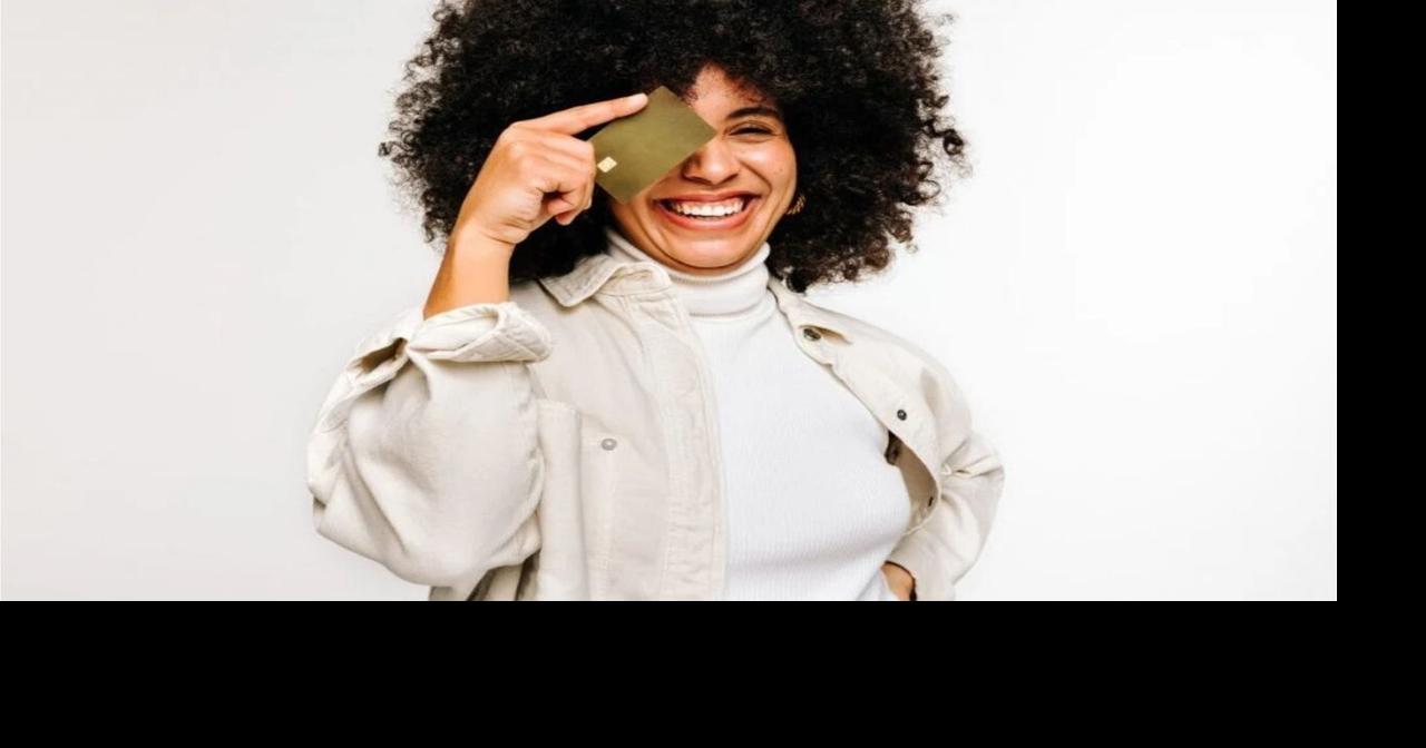Does Having a Credit Card Balance Help or Hurt Your Credit Score?