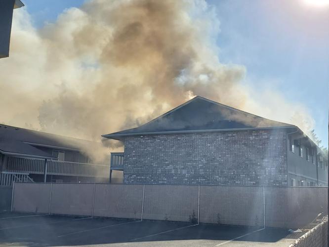 No injuries in Selah apartment fire, but building is a total loss