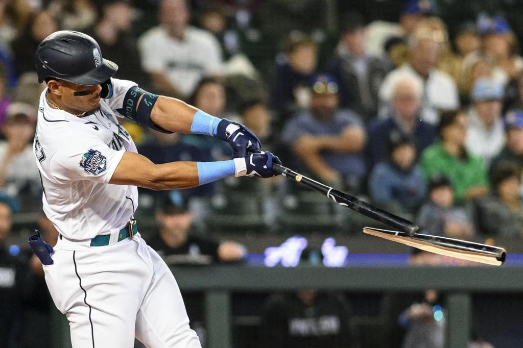 Mariners overcome outstanding 16-strikeout effort by White Sox's