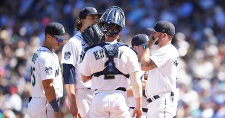 Mariners rally late to take series over Red Sox Mariners rally late to take series over Red Sox