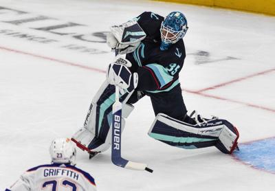 For NHL goalies, league's new pad restrictions are a real pain
