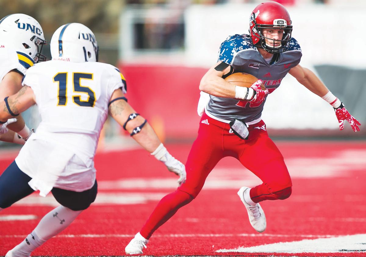 Kupp Scores Twice To Help Ewu Football Win Playoff Opener College Sports Yakimaherald Com