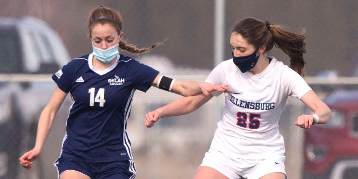 High School Roundup Ellensburg Girls Soccer Edges Selah 2 1 To Stay Unbeaten East Valley Yakimaherald Com