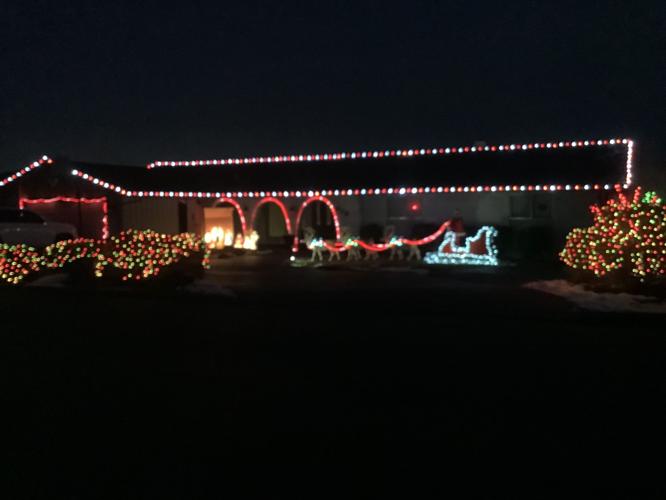Listing of holiday lights displays around the Yakima Valley 2021