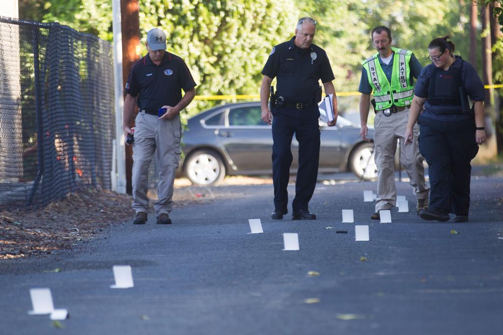 Yakima Officer Hit During Exchange Of Gunfire Police Say Suspect Was Injured Earlier Local Yakimaherald Com