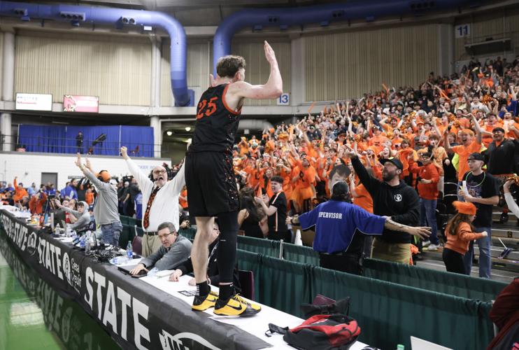 Dekker Van De Graaf's gamewinning putback lifts Zillah to sixth state