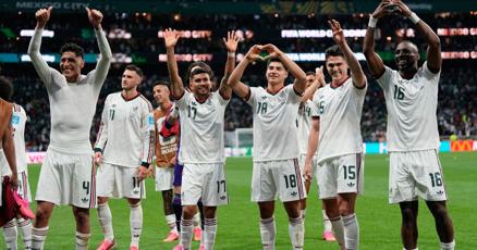 Hinchas mexicanos intentaron trasnochar a Ecuador antes del partido del Mundial