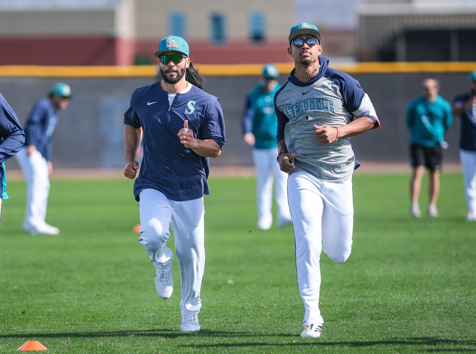 Mariners call up Connor Joe as Victor Robles lands on injured list | Mariners | yakimaherald.com