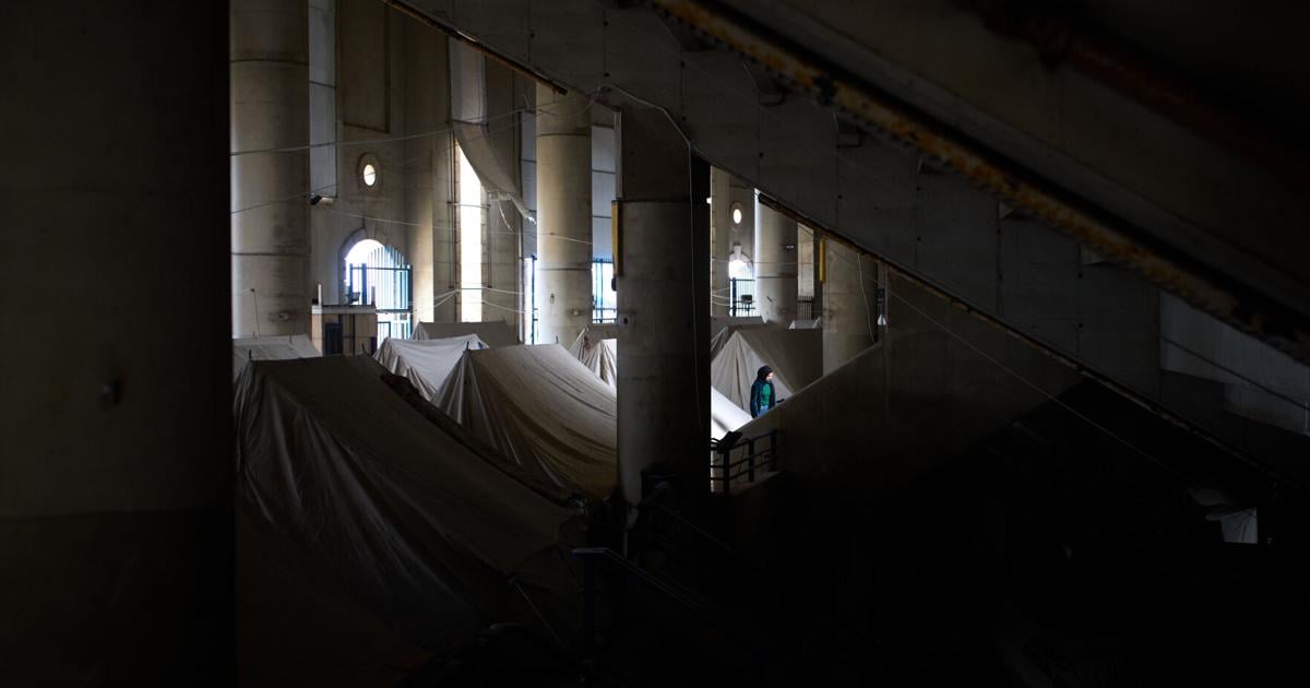 Oil Price Forecast Shifts Amid Trump's Isolationist Rhetoric: Redefining Global Power Dynamics in the Strait of Hormuz Standoff