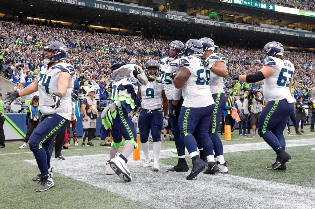 National media reacts to Seahawks' Week 3 win over Panthers