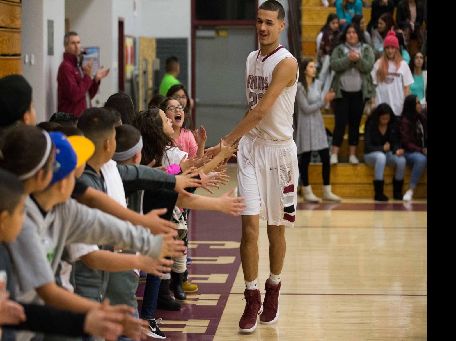 Prep Basketball Roundup Chronis Leads Grandview Boys Past Ellensburg News Watch Yakimaherald Com
