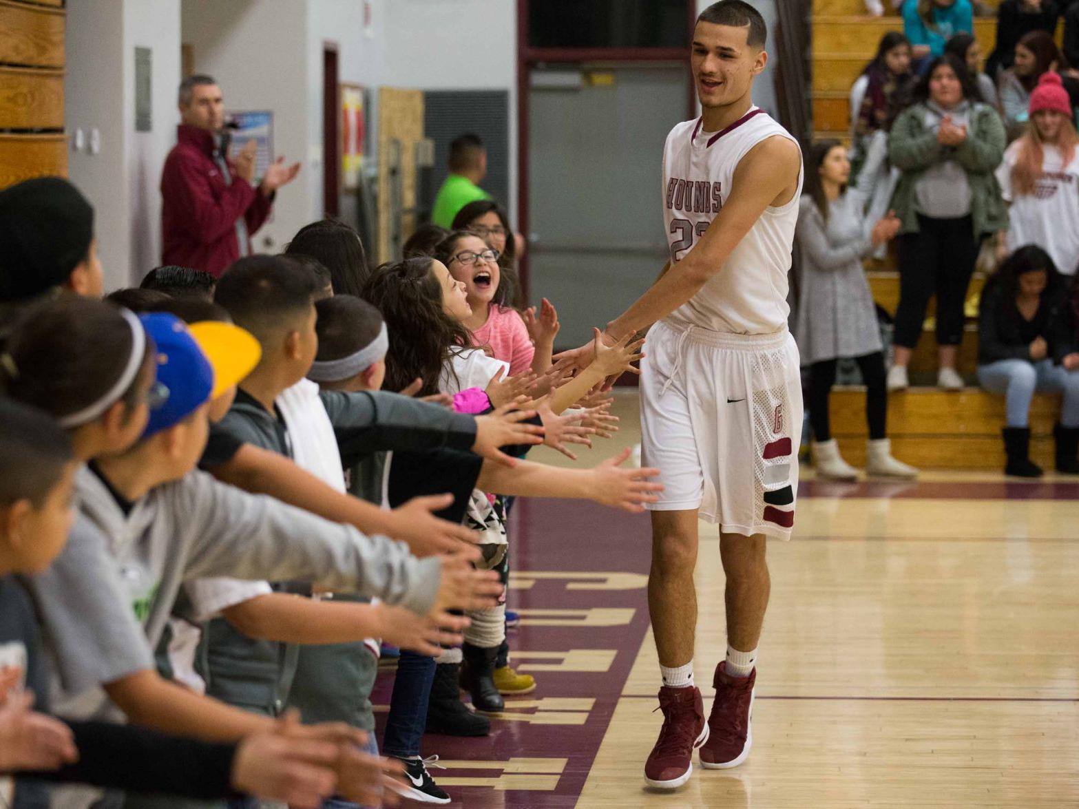 Prep Basketball Roundup Chronis Leads Grandview Boys Past Ellensburg News Watch Yakimaherald Com