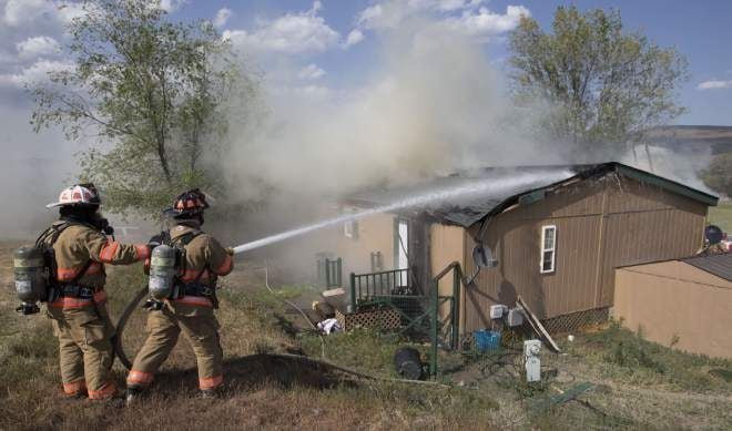 Fire damages North Wenas mobile home | Local | yakimaherald.com