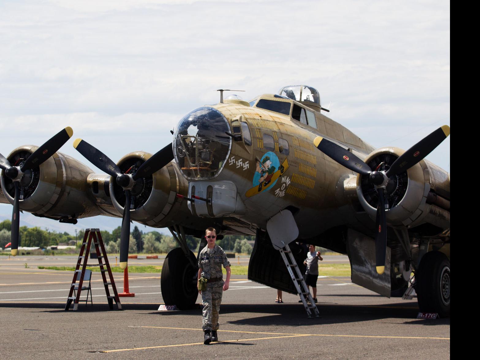 7 Dead 7 Injured In Crash Of World War Ii Bomber At Conn Airport News Watch Yakimaherald Com