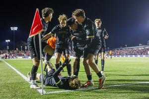 Washington Huskies men’s soccer tops NC State in College Cup final