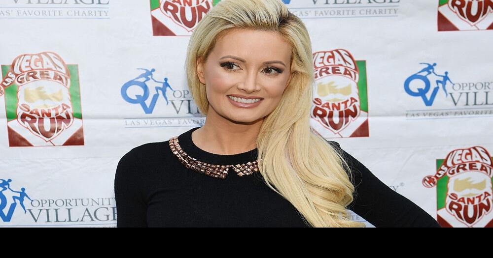 Holly Madison accuses Crystal Hefner of copying her book: 'It's exactly the same!'