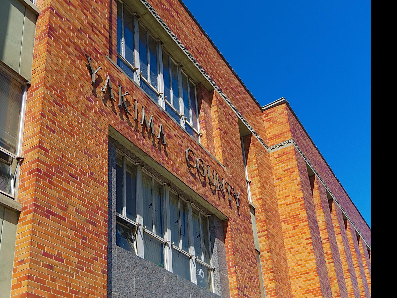 suspect in fred meyer knife attack ordered held on 500 000 bail crime and courts yakimaherald com suspect in fred meyer knife attack