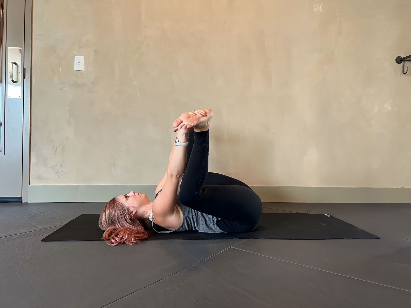 Yoga 101: A Beginner's Guide to Flexibility, Flow + Poses | District Fray