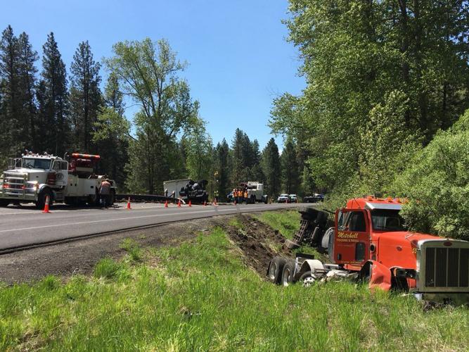 Blewett Pass closed after crash, asphalt spill | Local | yakimaherald.com