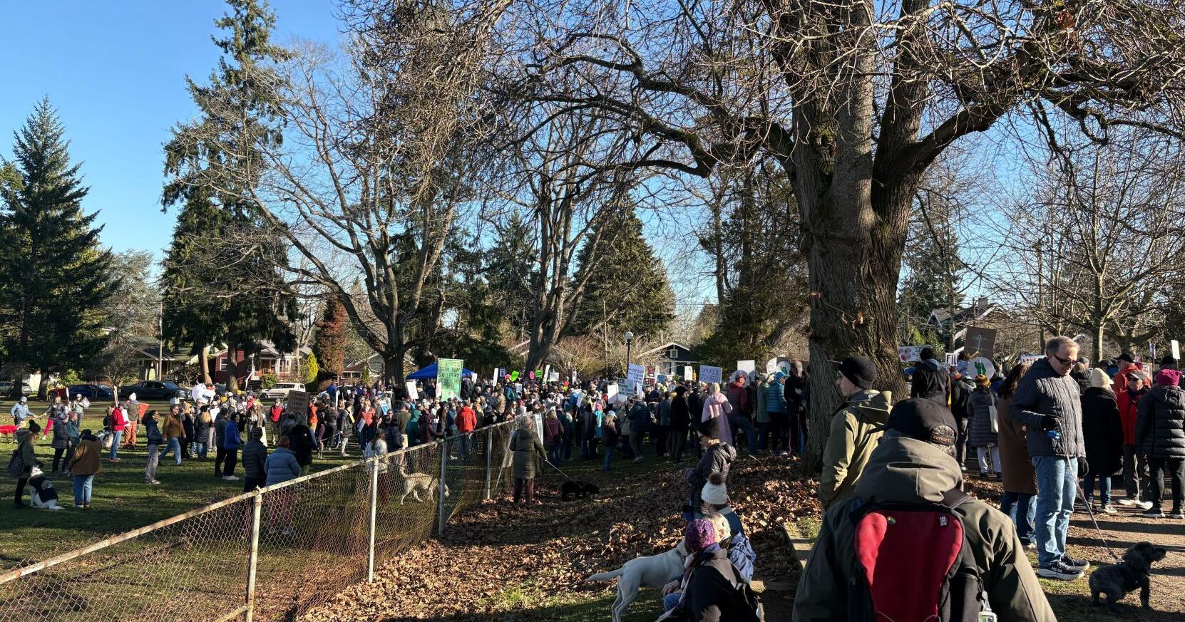 Killing of man in Minneapolis by federal agents fuels Seattle protests