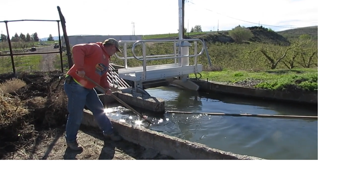 Ditch riders keep water flowing in Yakima Valley's irrigation systems Local