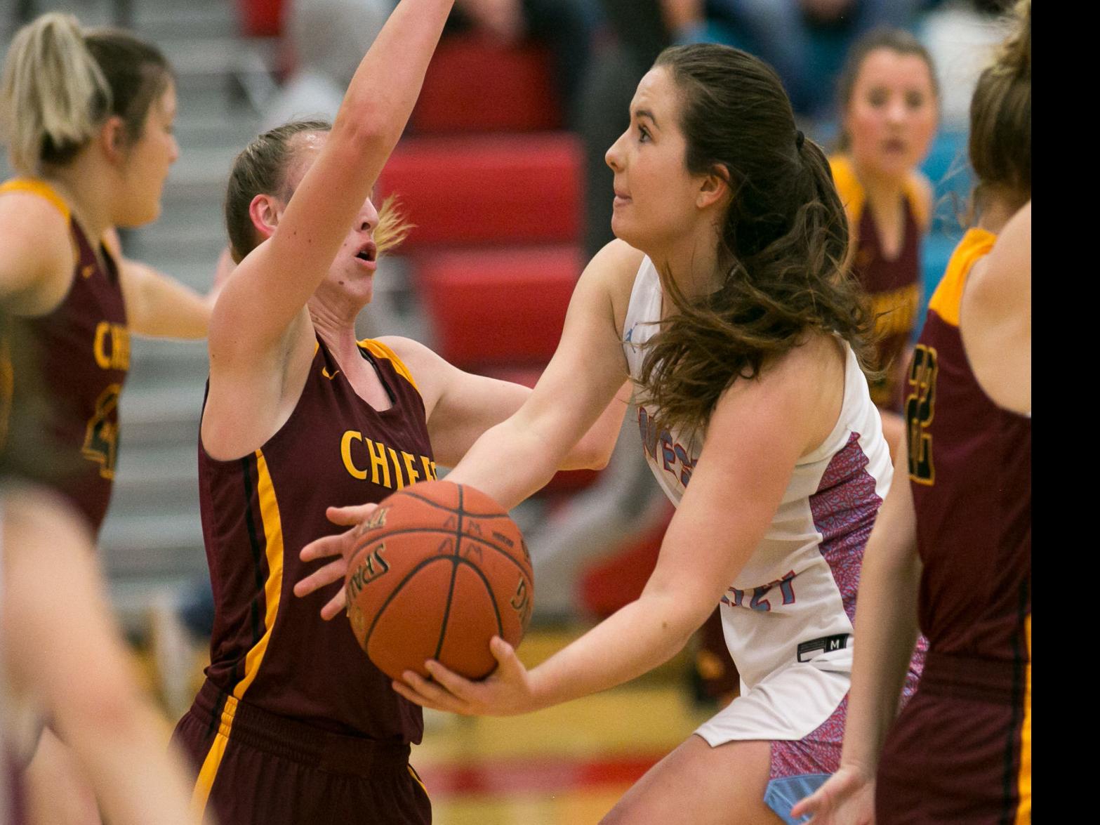 Local Report Yaks Land West Valley S Ariel Winslow Sports Watch Yakimaherald Com