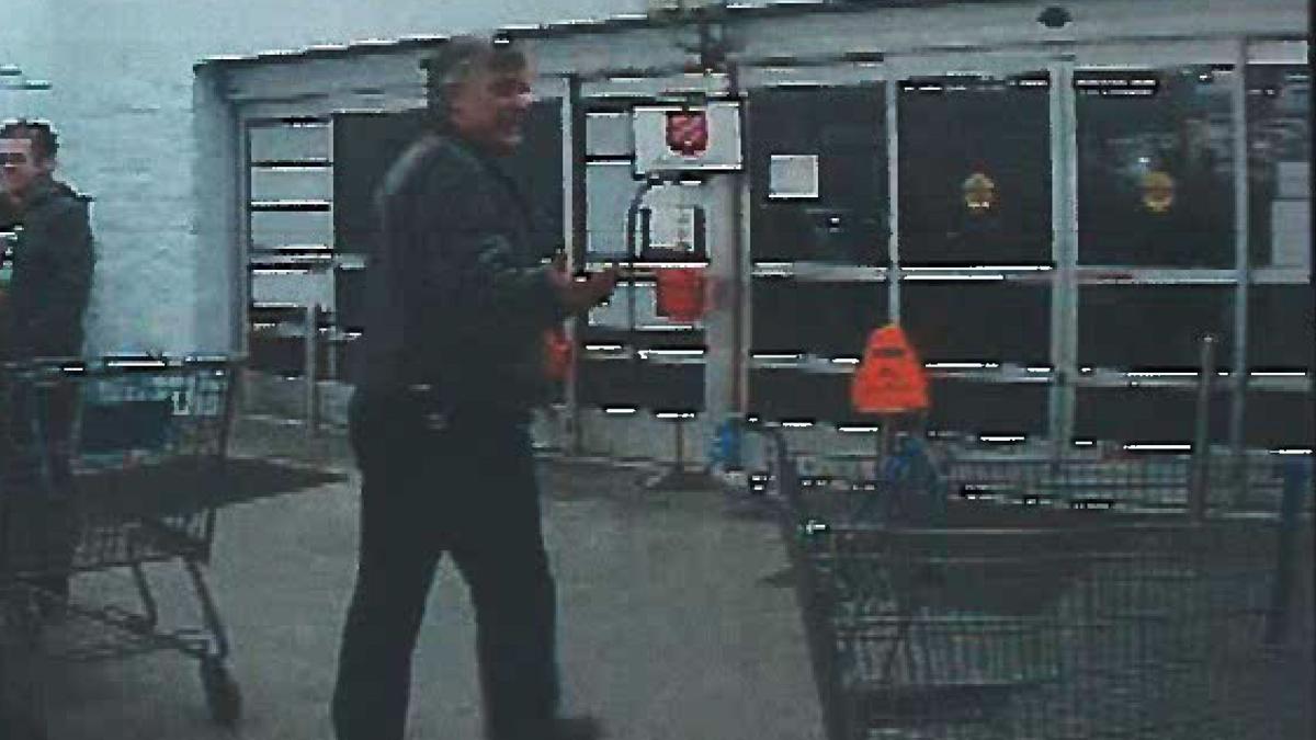Deputies searching for two men suspected of using stolen credit cards ...